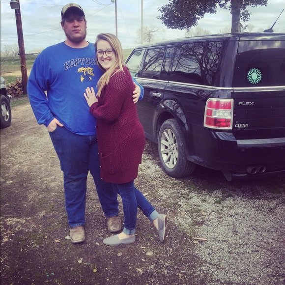 Meet your Posher, Brooke - Picture 2 of 3